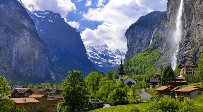 Perkenalkan Lauterbrunnen, Desa Tercantik Di Dunia. Keindahan Surgawi yang Tiada Tara! 5