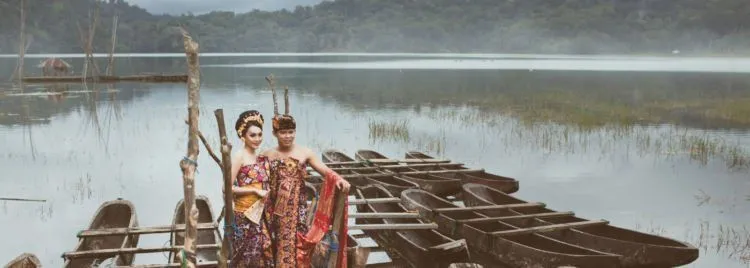 16 Inspirasi Foto Prewedding Bertemakan Tradisional! Berkesan Arif Dan Berbudaya! 18