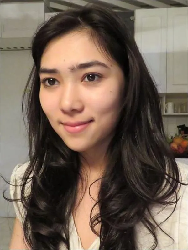 Seperti Apa Rupa 15 Seleb Ini dalam Kondisi Tanpa Make-Up? Mungkin Kamu Justru Makin Kesengsem 34