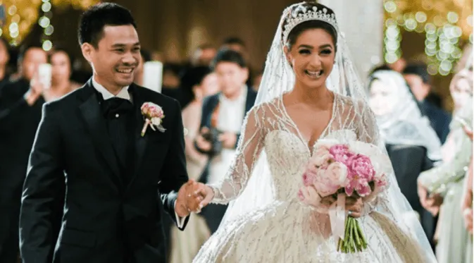 Dari Hati Terdalam Wanita, Kami Ingin Kamu Memakai Baju Seperti Ini di Pernikahan Kita, Mas 20