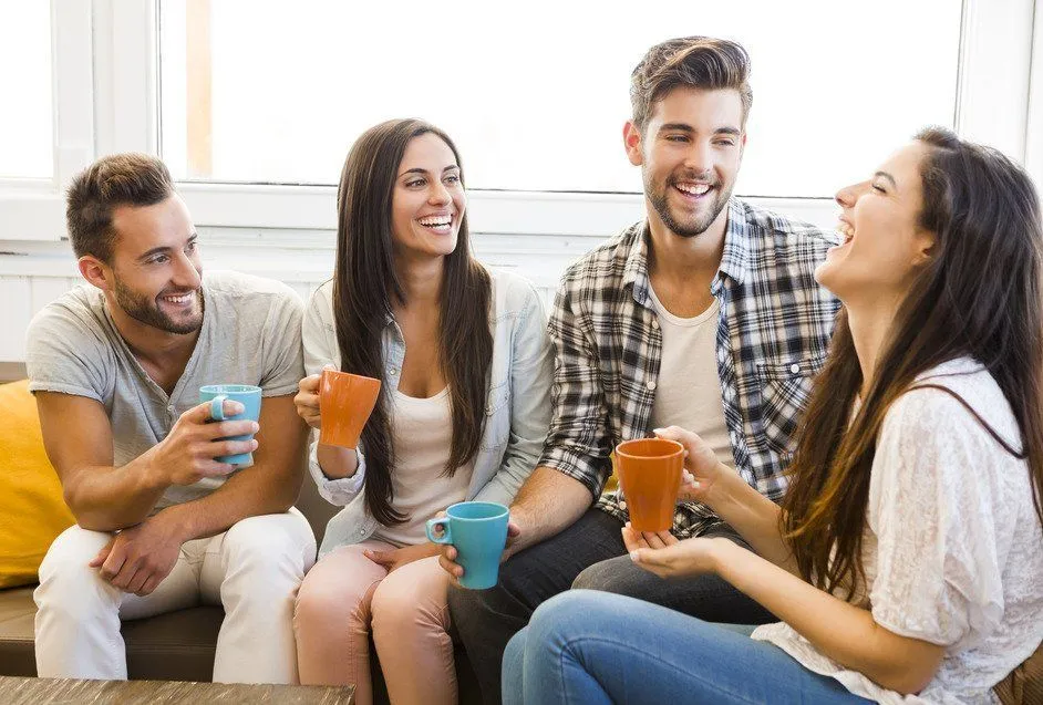 7 Alasan Elegan Buat Nolak Ajakan Nongkrong Temen Pas Lagi Mager-magernya. Ada Aja~