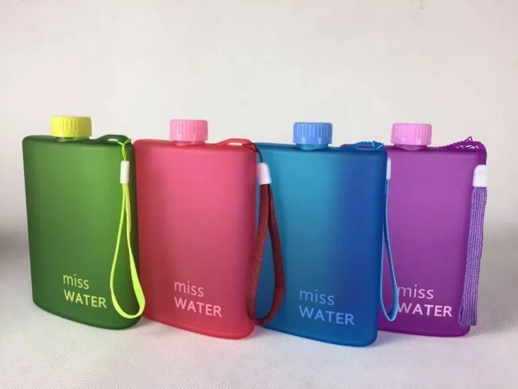 20 Ide Bentuk Botol Minum Kekinian; Cocok Buatmu yang Suka Bawa Minum ke Mana-Mana 29
