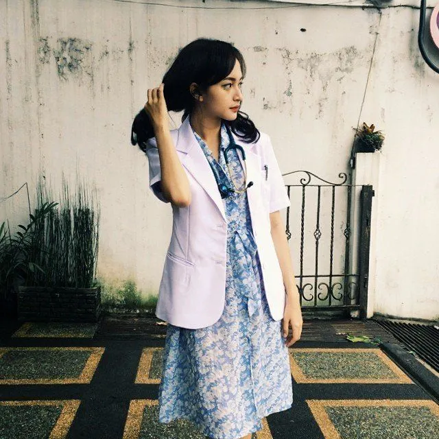 10 Profesi Cewek yang Dianggap Seksi oleh Cowok. Ini Nggak Ada Hubungannya Sama Pakaian Terbuka! 14