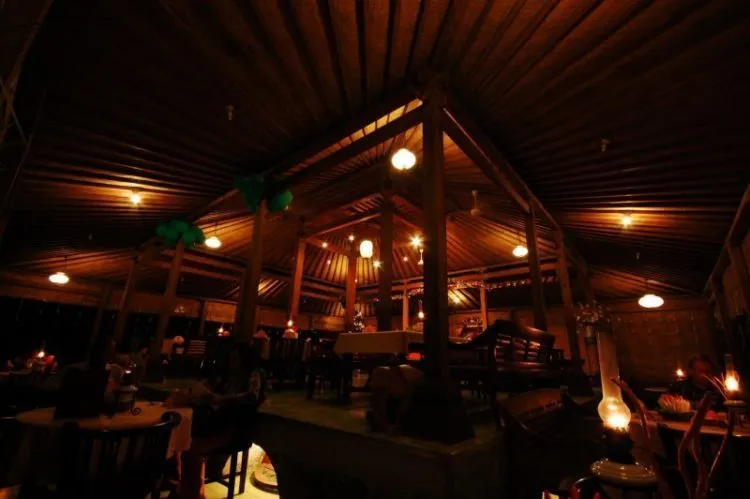 Terkadang Hits Nggak Harus Baru. Wisata Kuliner di 10 Resto Legendaris di Jogja Ini Bikin Kamu Keren Selalu! 18