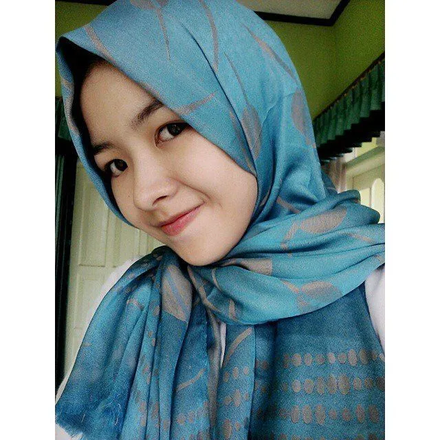 Ini 10 Alasan yang Bikin Cewek Ngerasa Harus Stalking Mantan dari Pacarnya. Cowok Nggak Usah Kaget 15