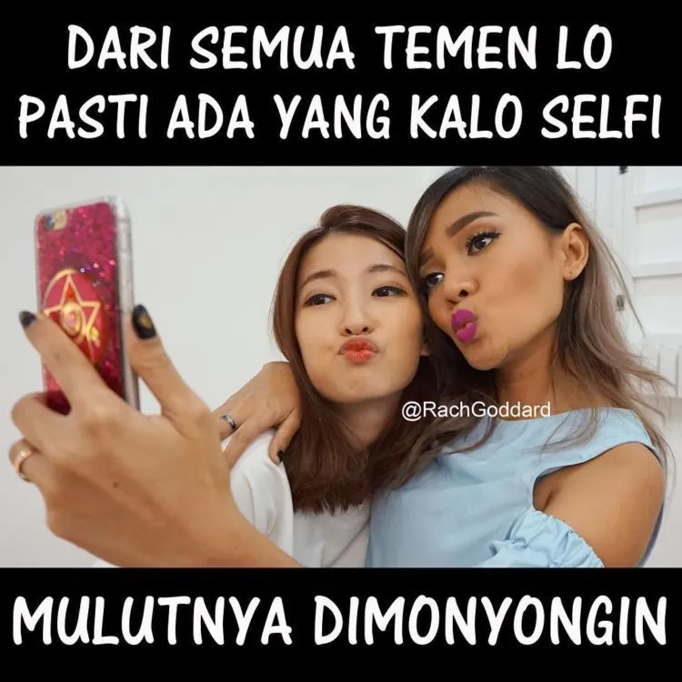 Yuk Menertawakan Makeup yang Morat Marit Bareng 10 Meme Rachel Goddard, Si Vlogger Cantik yang Kocak 20