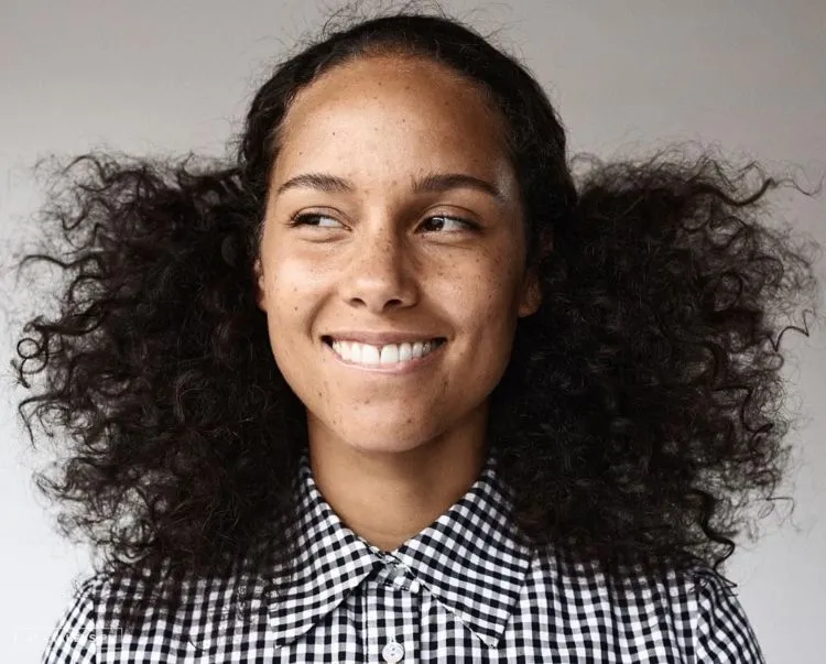 Lepaskan Ketergantunganmu Sama Make-Up! Ini Sekilas Kisah Alicia Keys Membebaskan Diri Dari Riasan 12
