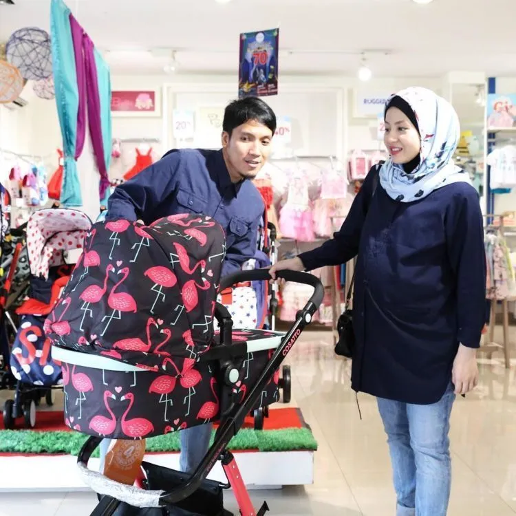 Nikmatnya Bersuami Ada di 13 Foto Ini: Pasangan Seleb Menanti Kelahiran Buah Hati 15