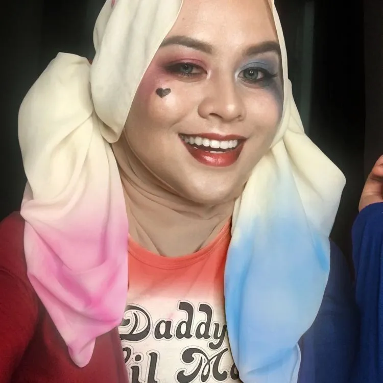 Kala Mereka yang Berjilbab Ngebet Pengen Pakai Kostum Superhero, Simak Hasilnya dalam Foto-Foto Ini 10