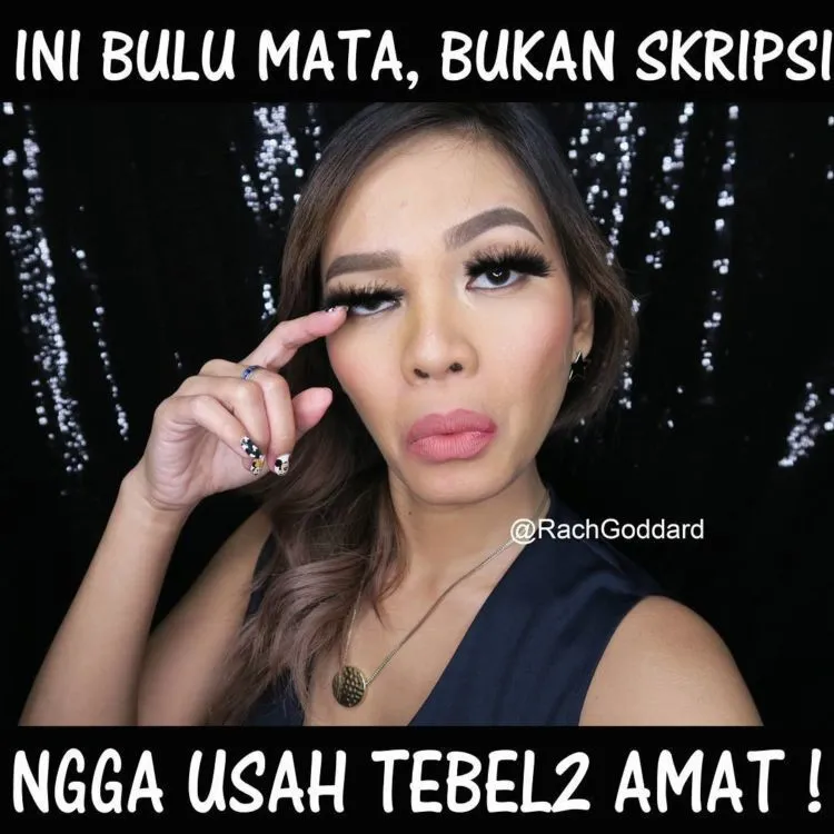 Yuk Menertawakan Makeup yang Morat Marit Bareng 10 Meme Rachel Goddard, Si Vlogger Cantik yang Kocak 16