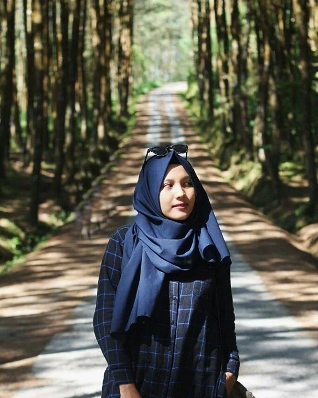 Ini 10 Alasan yang Bikin Cewek Ngerasa Harus Stalking Mantan dari Pacarnya. Cowok Nggak Usah Kaget 13