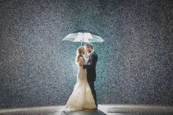 13 Foto Prewedding Ini Diambil dengan Menantang Bahaya. Cocok Buat Kamu yang Adrenaline Junkie! 20