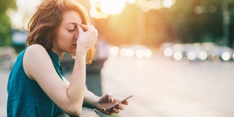 Kalau Cowokmu Workaholic, 6 Hal Ini Pasti Akrab Sama Kamu 7