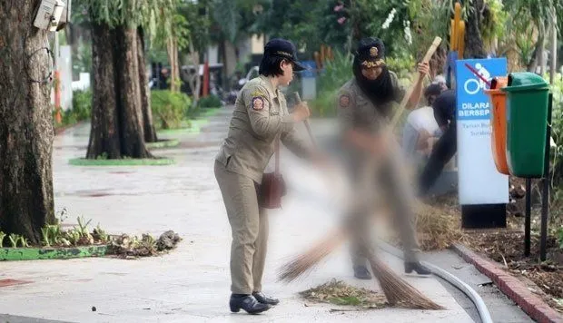 Kalau Atlet Renang Aja Disensor, Lama-Lama Hidup Kita Jadi Blur Semua Kayak 13 Foto Ini. Sebal Deh! 25