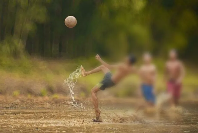 Kalau Atlet Renang Aja Disensor, Lama-Lama Hidup Kita Jadi Blur Semua Kayak 13 Foto Ini. Sebal Deh! 24