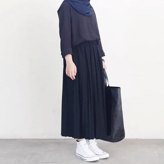 10 Inspirasi Pakaian Hijab Sporty Sekaligus Sopan untuk Kamu si Tomboy yang Aktif! 20
