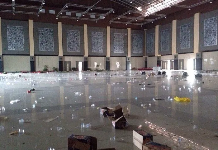 Jangan Lakukan 7 Hal Ini Saat Datang ke Resepsi, Atau Kamu Akan Disebut Tamu Tak Tahu Diri! 11