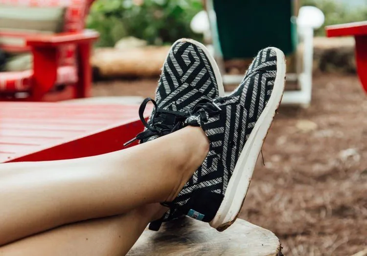 Untuk Cewek yang Menolak Memakai High Heels. Inilah 7 Gaya Sepatu Andalan Untukmu 13