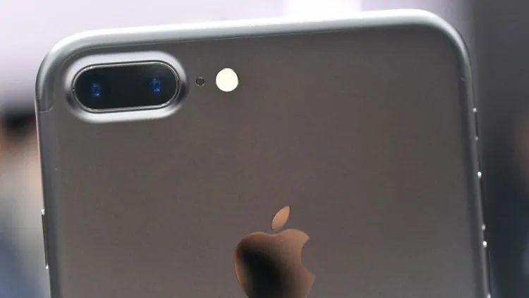 Mending Itu Duit Buat Mas Kawin Daripada Beli iPhone 7, Cek 7 Alasan Ini Biar Nggak Bokek Sia-Sia 18
