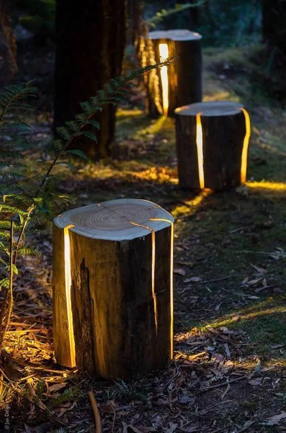 15 Inspirasi Tatanan Lampu Cantik di Pernikahan Outdoor, Murah Meriah Tapi Bikin Resepsimu Naik Kelas 25