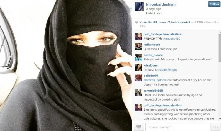Jilbab Ternyata Nggak Cuma Soal Agama, 14 Seleb Hollywood Ini Pakai Juga dengan Berbagai Alasan 26