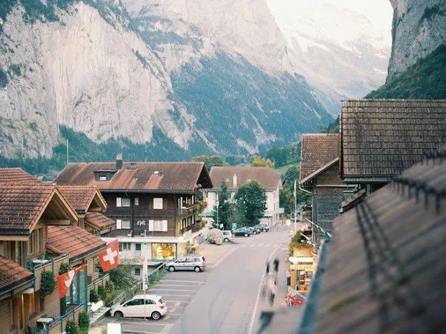 Perkenalkan Lauterbrunnen, Desa Tercantik Di Dunia. Keindahan Surgawi yang Tiada Tara! 7
