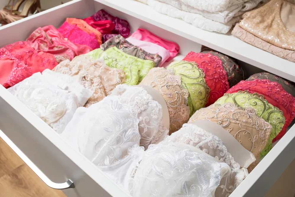 7 Perbedaan Mendasar Cewek dan Cowok dalam Urusan Pakai Baju, 180 Derajat! 12