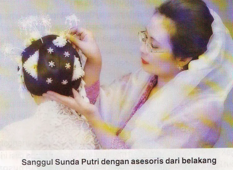 Jangan Ngaku Orang Pasundan Kalau Kamu Nggak Tahu Makna Di Balik Riasan Pengantin Sunda Siger 9