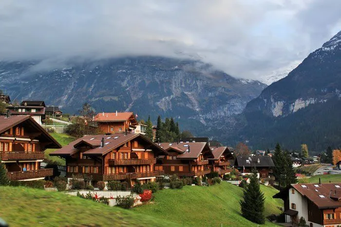 Perkenalkan Lauterbrunnen, Desa Tercantik Di Dunia. Keindahan Surgawi yang Tiada Tara! 8