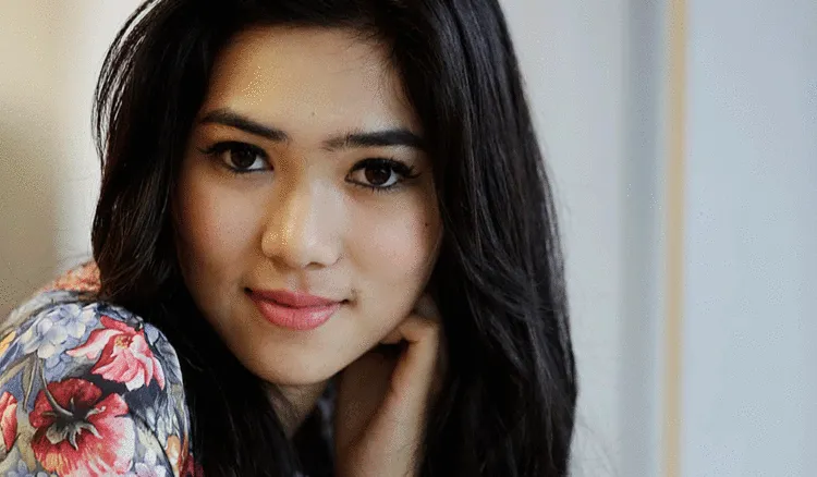 Seperti Apa Rupa 15 Seleb Ini dalam Kondisi Tanpa Make-Up? Mungkin Kamu Justru Makin Kesengsem 35