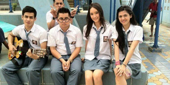 Hal-hal Konyol Ini Pasti Dulu Sering Kamu Lakukan Pas Naksir Orang. Udah Ngaku Aja 9