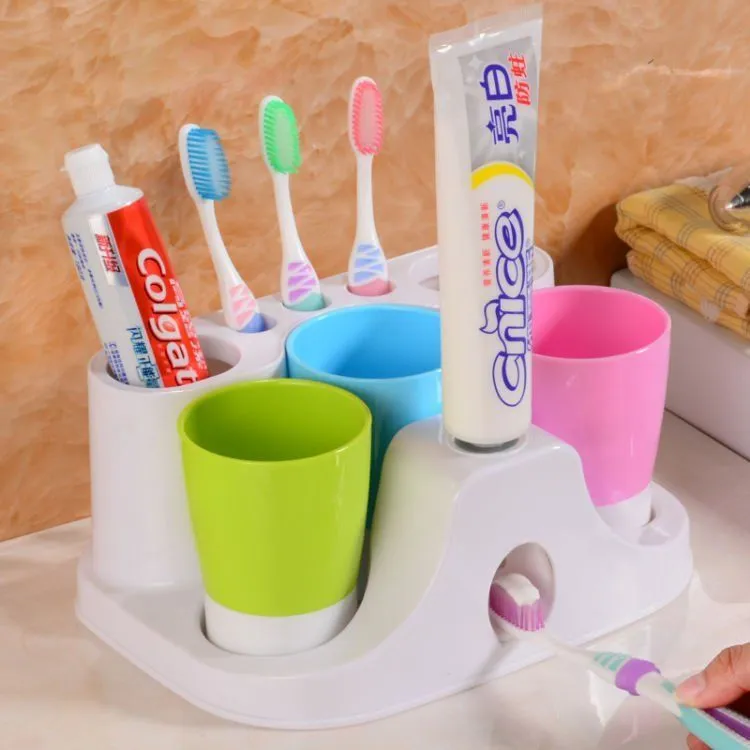 Punya Kamar Mandi Kecil dan Sempit? 10 Ide Ini Bisa Membuatnya Lebih Lengang dan Tertata 25