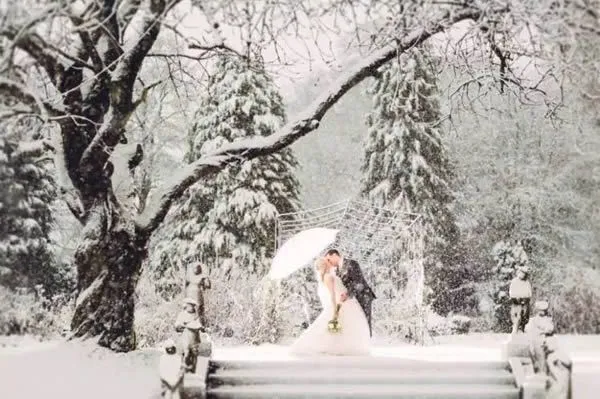13 Foto Prewedding Ini Diambil dengan Menantang Bahaya. Cocok Buat Kamu yang Adrenaline Junkie! 18