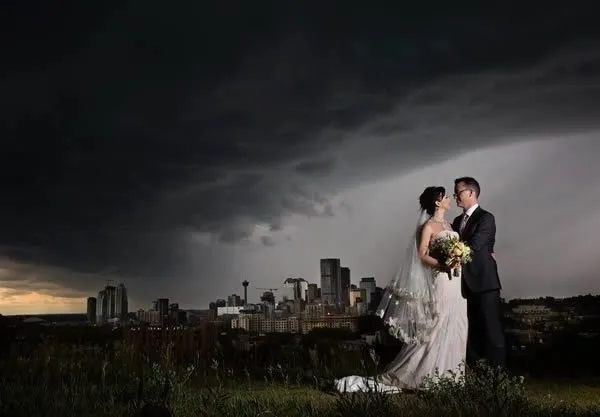 13 Foto Prewedding Ini Diambil dengan Menantang Bahaya. Cocok Buat Kamu yang Adrenaline Junkie! 19