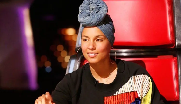 Lepaskan Ketergantunganmu Sama Make-Up! Ini Sekilas Kisah Alicia Keys Membebaskan Diri Dari Riasan 11