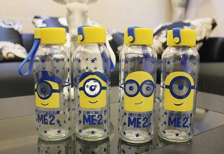 20 Ide Bentuk Botol Minum Kekinian; Cocok Buatmu yang Suka Bawa Minum ke Mana-Mana 44