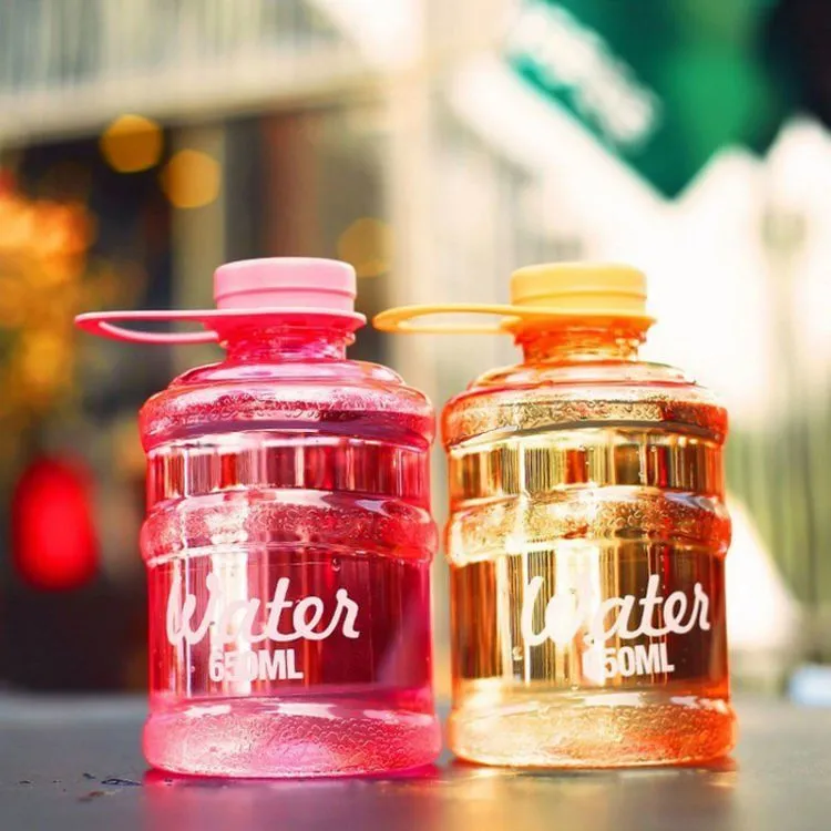 20 Ide Bentuk Botol Minum Kekinian; Cocok Buatmu yang Suka Bawa Minum ke Mana-Mana 50