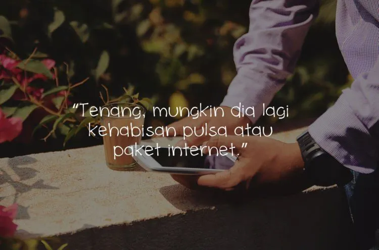 10 Pikiran Aneh Cowok Saat Cewek Incarannya Nggak Bales Chat. Jangan Dikira Adem-adem Aja! 12