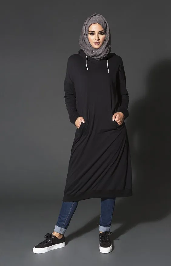 10 Inspirasi Pakaian Hijab Sporty Sekaligus Sopan untuk Kamu si Tomboy yang Aktif! 15