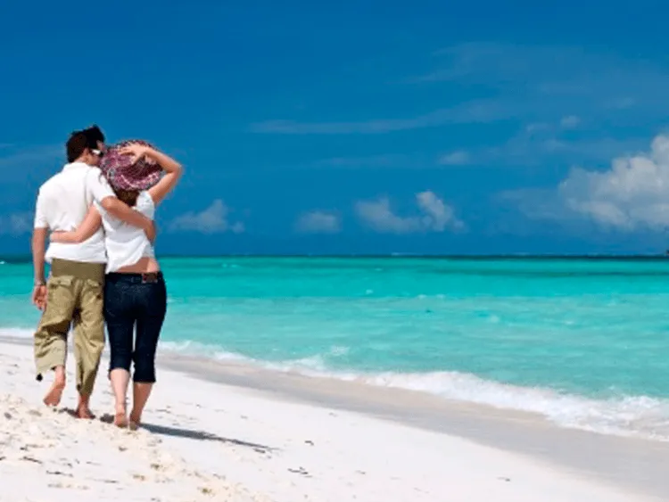 Tak Perlu Terlalu Pelit, 7 Alasan Mengapa Bulan Madu Penting Dilakoni Pengantin Baru 9