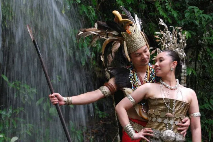 16 Inspirasi Foto Prewedding Bertemakan Tradisional! Berkesan Arif Dan Berbudaya! 21