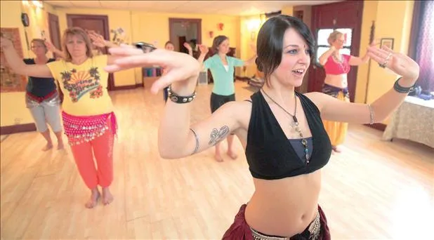 Walau Sering Dianggap Erotis, Belly Dance Ternyata Punya 6 Manfaat Keren Ini! 10