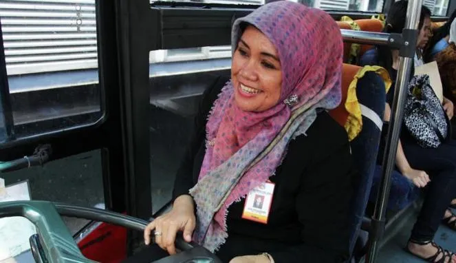 7 Perempuan Ini Berjuang Di 'Dunia Laki-Laki'. Semangatnya Patut Kamu Teladani 12