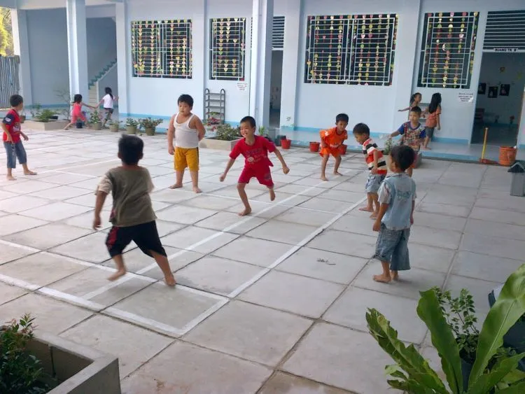 Sikap Cowok Kepada Cewek Dilihat Dari Mainan Masa Kecil. Yang Suka Petak Umpet Agak Bahaya Nih! 11