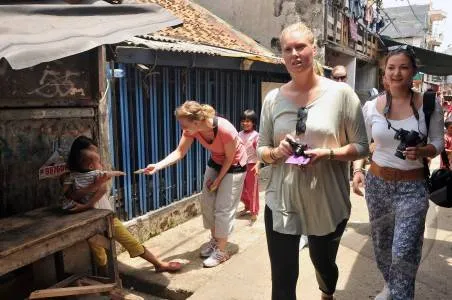 Jakarta Hidden Tour, Wisata di Sudut Kumuh Ibukota. Kemiskinan pun Laku Dijual di Sana! 12