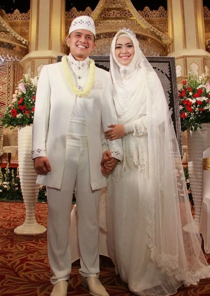 Gaun Pernikahan Hijab dari Berbagai Belahan Dunia yang Akan Buatmu Cantik ala Islami 22