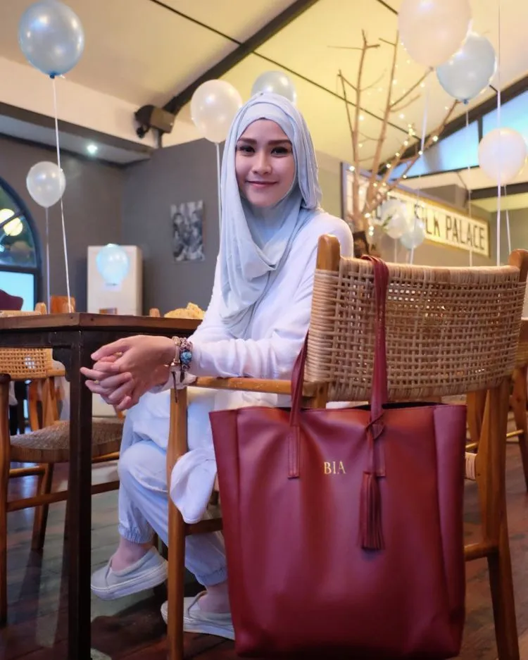 Inilah 13 Jawaban untuk Kamu, Hijaber yang Tak Suka Pakai Jarum: Jilbab Instan! 21