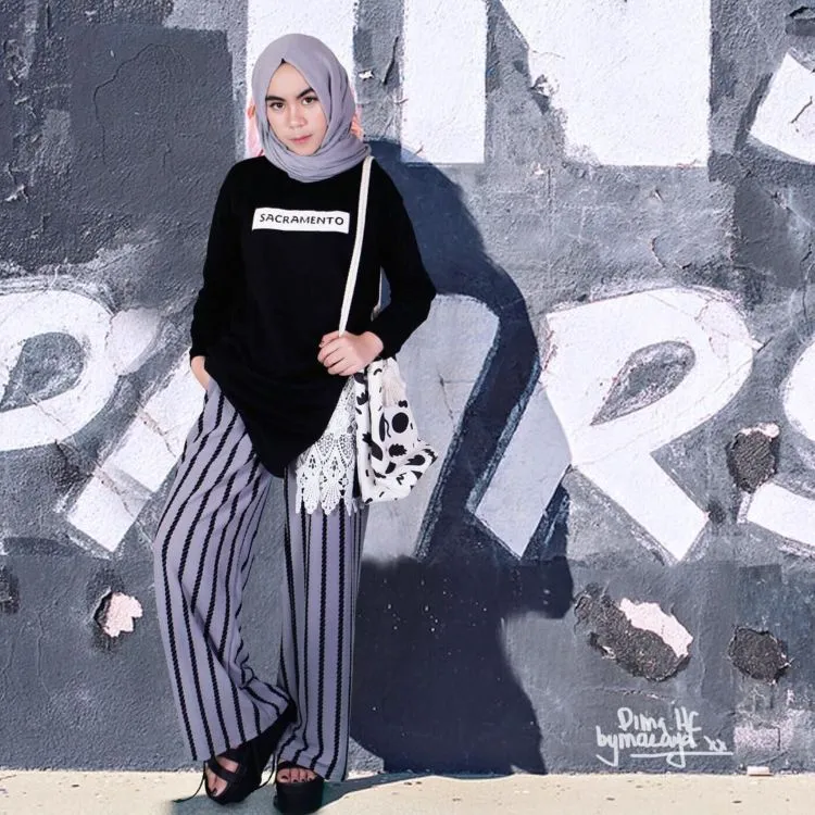 Sering Dikira Mau Layat Karena Pakai Baju Hitam? 12 Jurus Padu Padan Cantik Ini Harus Kamu Coba! 19