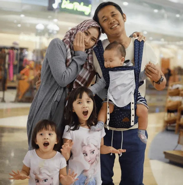 Inilah Keluarga Bahagia Hanung Bramantyo dan Zaskia Mecca, Pasangan Sutradara-Aktris Penakluk Hatimu 12