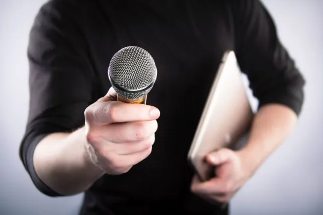Bila Kamu Melakukan 8 Hal Ini Saat Interview Kerja, Selamat—Kamu Baru Saja Gagal 16